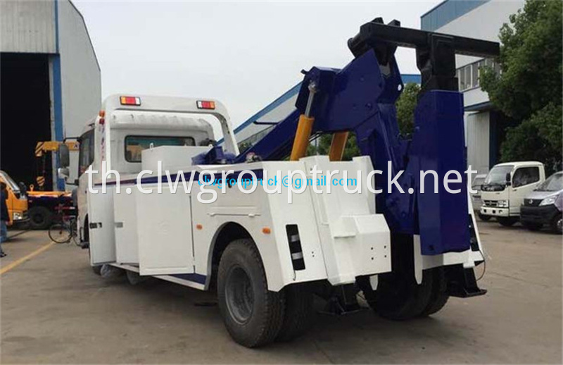 Dongfeng Wrecker Truck 3